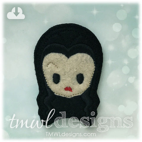 Gothic Family Mother Morticia Feltie